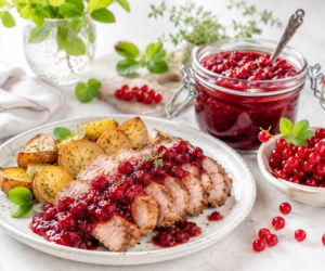 Zamiast kolejnego dżemu zrób wytrawny chutney z porzeczek. Jedna porcja wystarczy do wielu dań
