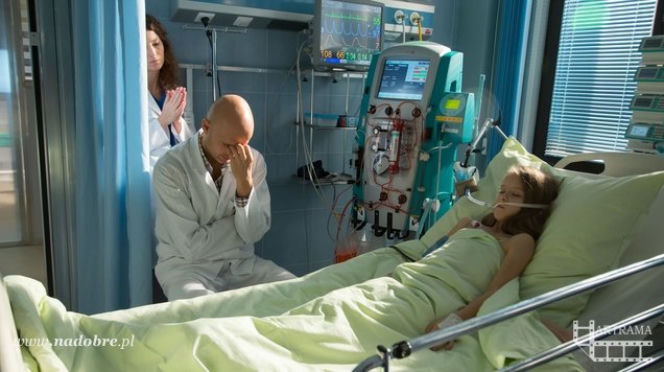 Na dobre i na złe odc. 624. Rafał Konica (Robert Koszucki), Małgosia (Daria Domaszewicz), Klaudia (Julia Wyszyńska)