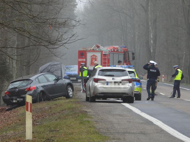 Tragedia w Sierakowie. Pijany kierowca wjechał w opla. Nie żyje jedna osoba