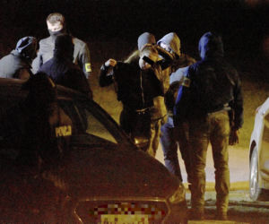 Przyjaciele strzelali do Kornelii, dusili ją i zakopali
