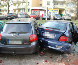 Kierowca staranował 19 samochodów