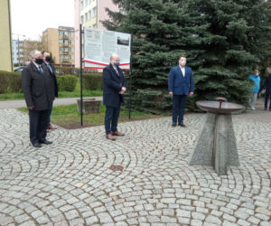 Grudziądz - Odsłoniętą pamiątkową tablicę 