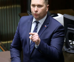Kaczyński zarabia 25 tys. a Czarnek 17 tys