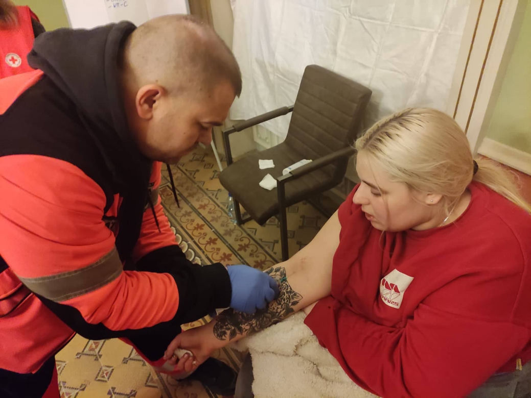 Ratownicy medyczni pomagają uchodźcom z Ukrainy [ZDJĘCIA]