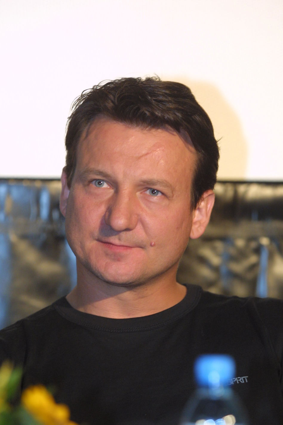 Robert Więckiewicz zapuścił długą brodę i zszokował fanów. Jak on wygląda?! Aż trudno go poznać
