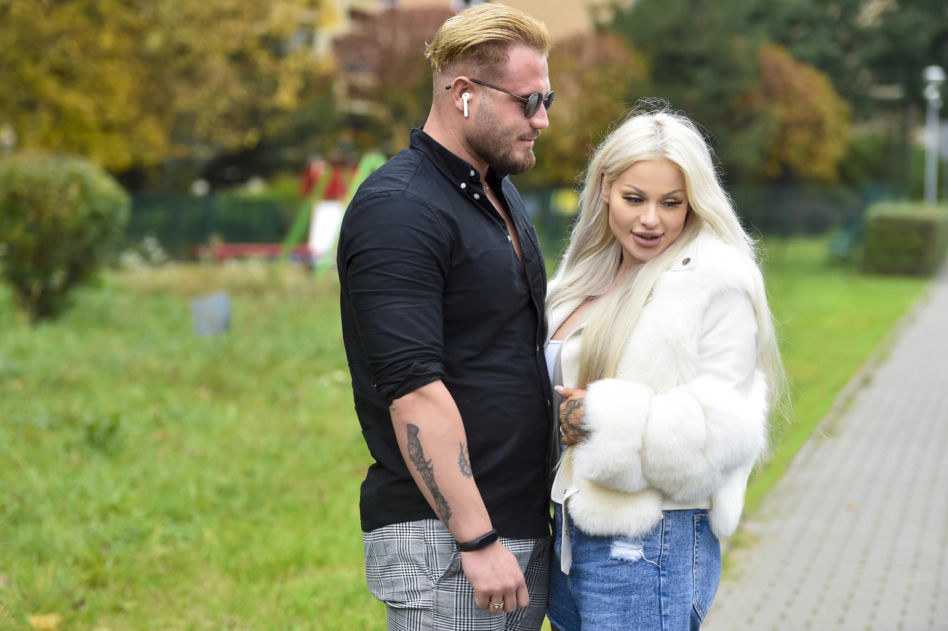 Ewelona wyjęła implanty z piesi. Czy planuje też usunąć je z pupy?