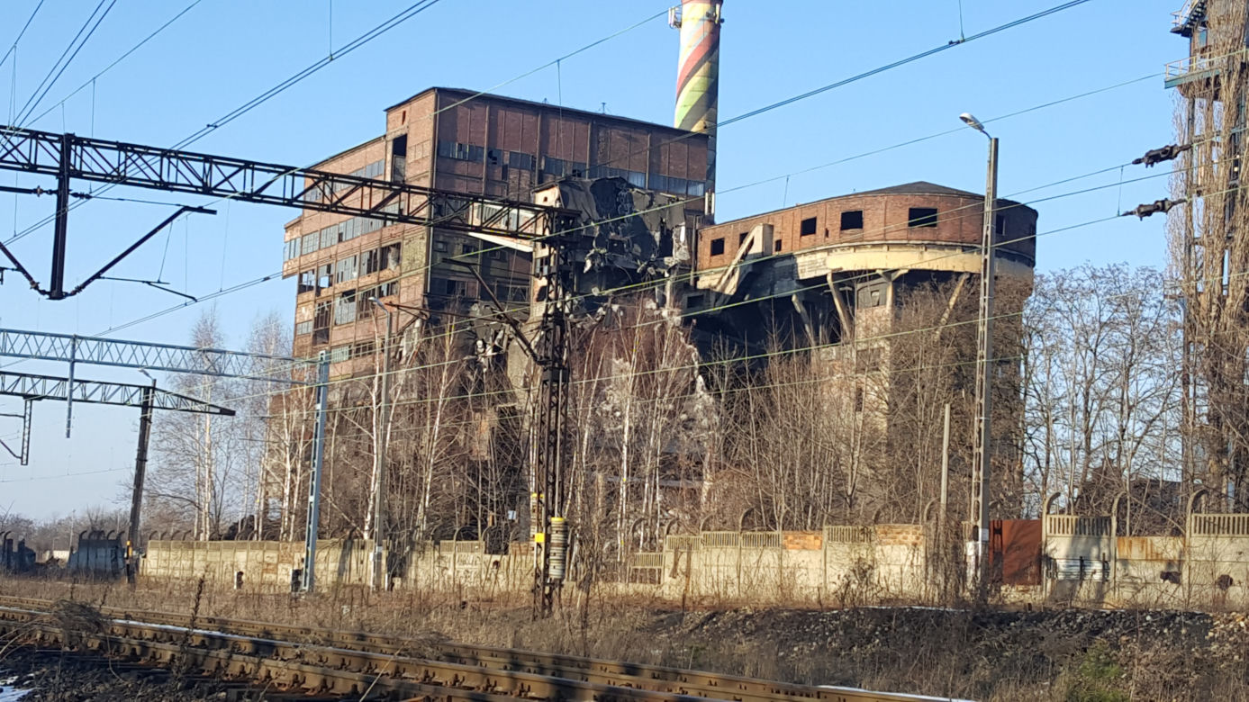 Złomiarze dewastują budynki po kopalni Mysłowice