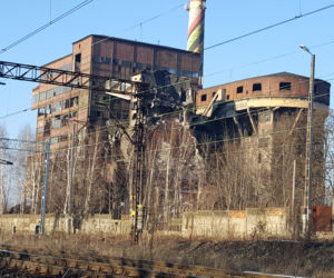 Złomiarze dewastują budynki po kopalni Mysłowice
