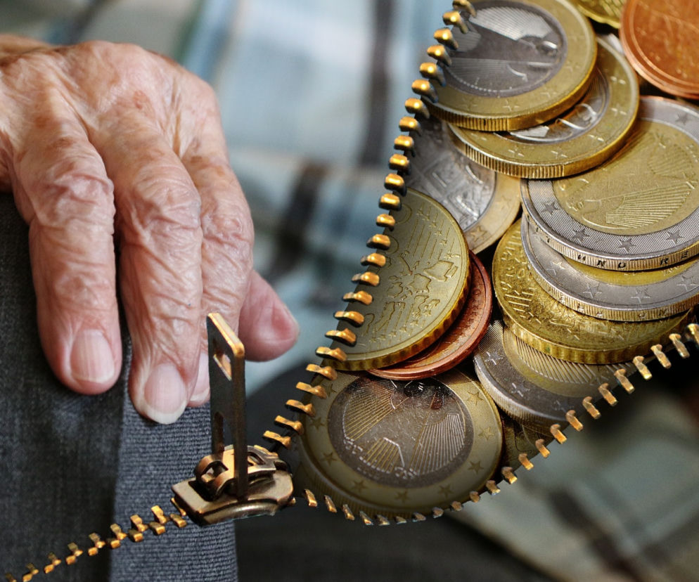 Trzymał zmarłą matkę w piwnicy i brał jej emeryturę. Aż 15 tys. zł miesięcznie!
