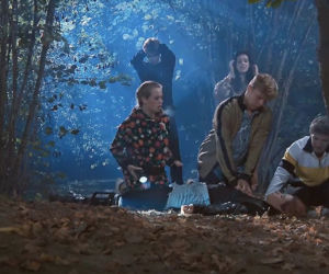 Barwy szczęścia odc. 1994. Mia (Maria Ruddick), Justin (Jasper Sołtysiewicz), Oliwka (Wiktoria Gąsiewska), Tymon (Jakub Wróblewski), Magda (Natalia Sierzputowska)