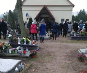 Rodzina i znajomi z klasy mundurowej pożegnali tragicznie zmarłą Ksenię, która chciała zostac policjantką