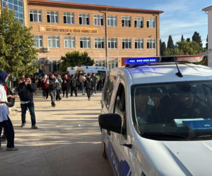 Turcja/ Niezidentyfikowany sprawca ostrzelał uczniów w prowincji Manisa; pięć osób rannych