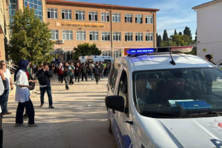 Turcja/ Niezidentyfikowany sprawca ostrzelał uczniów w prowincji Manisa; pięć osób rannych
