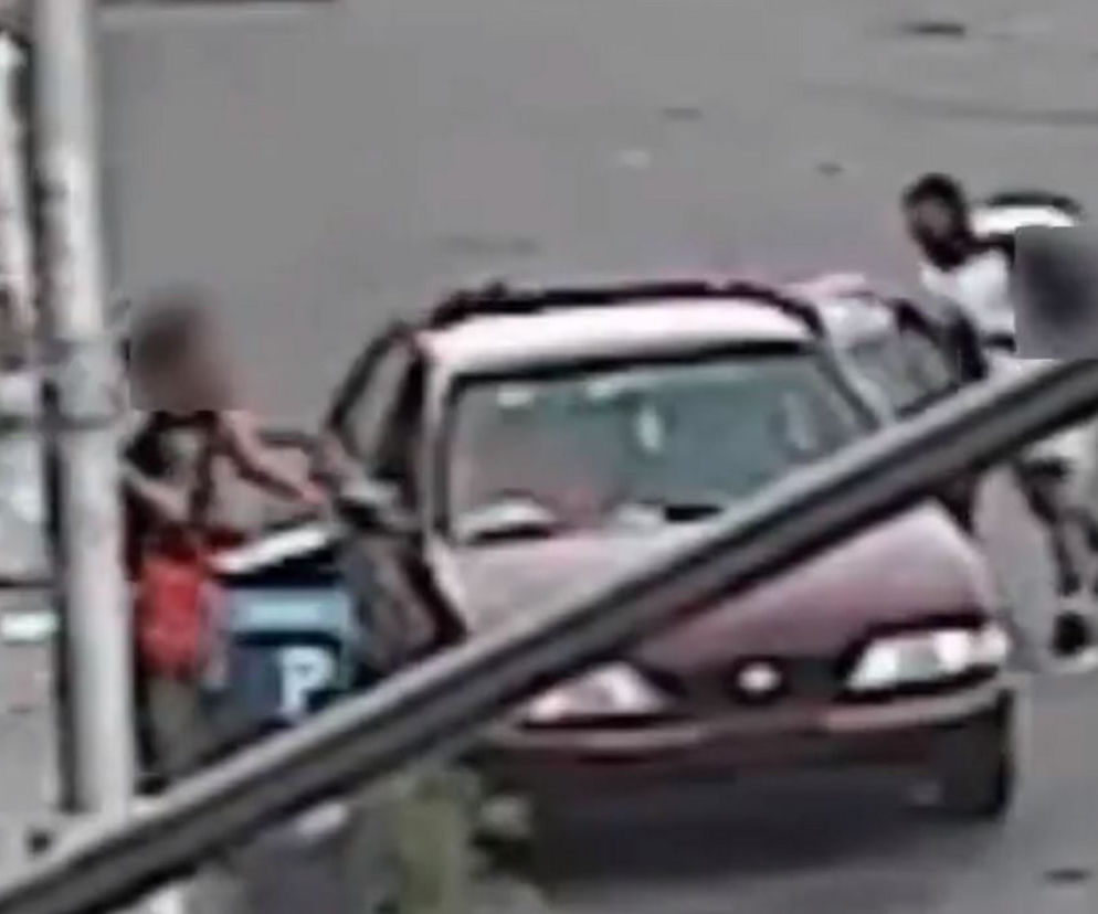Porywacz chwycił 5-latka i uciekł. Wtedy matka dziecka... Szokujące wideo