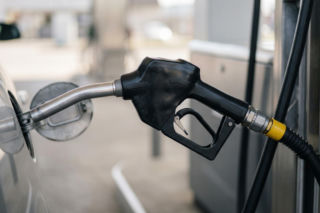 Aktualne ceny paliw na stacjach. W tych regionach jest najdrożej