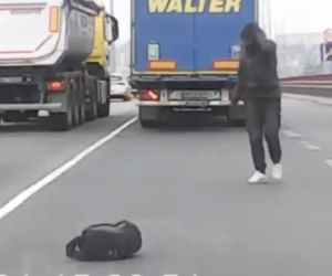 Uciekinier wypadł z tira