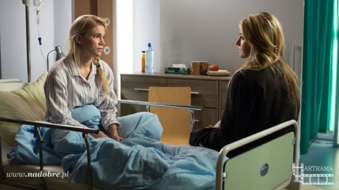 Na dobre i na złe odc. 561. Hana Goldberg (Kamilla Baar), Paula (Maja Bohosiewicz)