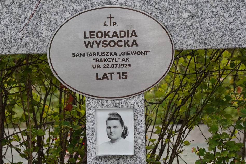 Niemcy mordowali je, bo pomagały rannym