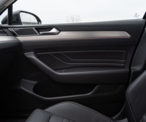 Volkswagen Passat Elegance vs Skoda Superb Sportline