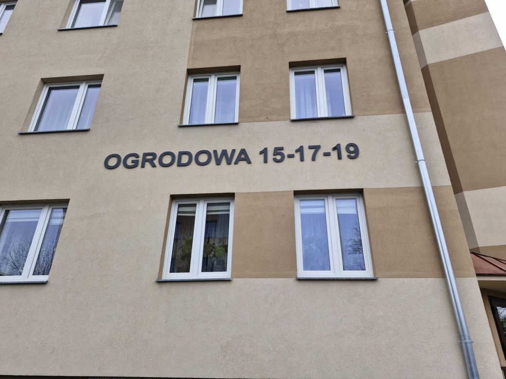 Tak miasto handluje mieszkaniami z ojcem Rydzykiem