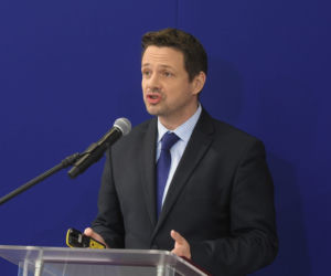 Ludzie Trzaskowskiego zarabiają więcej niż prezydent