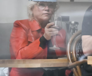 Katarzyna Figura przytula Maćka Musiałowskiego