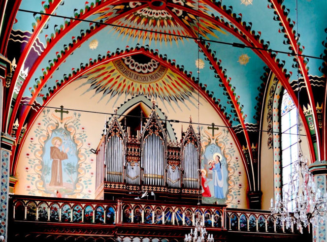 To miasto w Małopolsce zachwyca jednym z najpiękniejszych rynków. Dopiero w PRL-u odzyskało swoje prawa