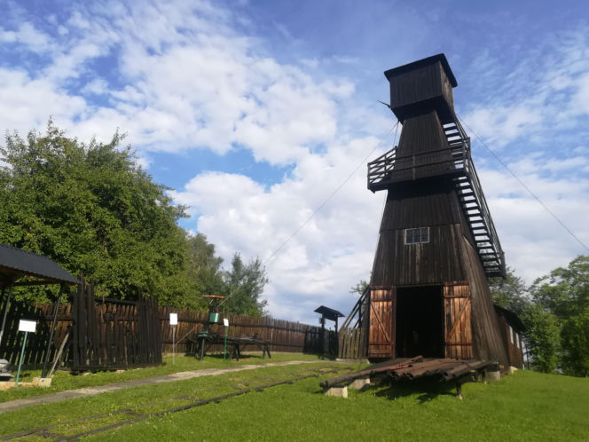 Zapłonęła w nim pierwsza na świecie uliczna lampa naftowa. To jedno z najpiękniejszych miast w Małopolsce