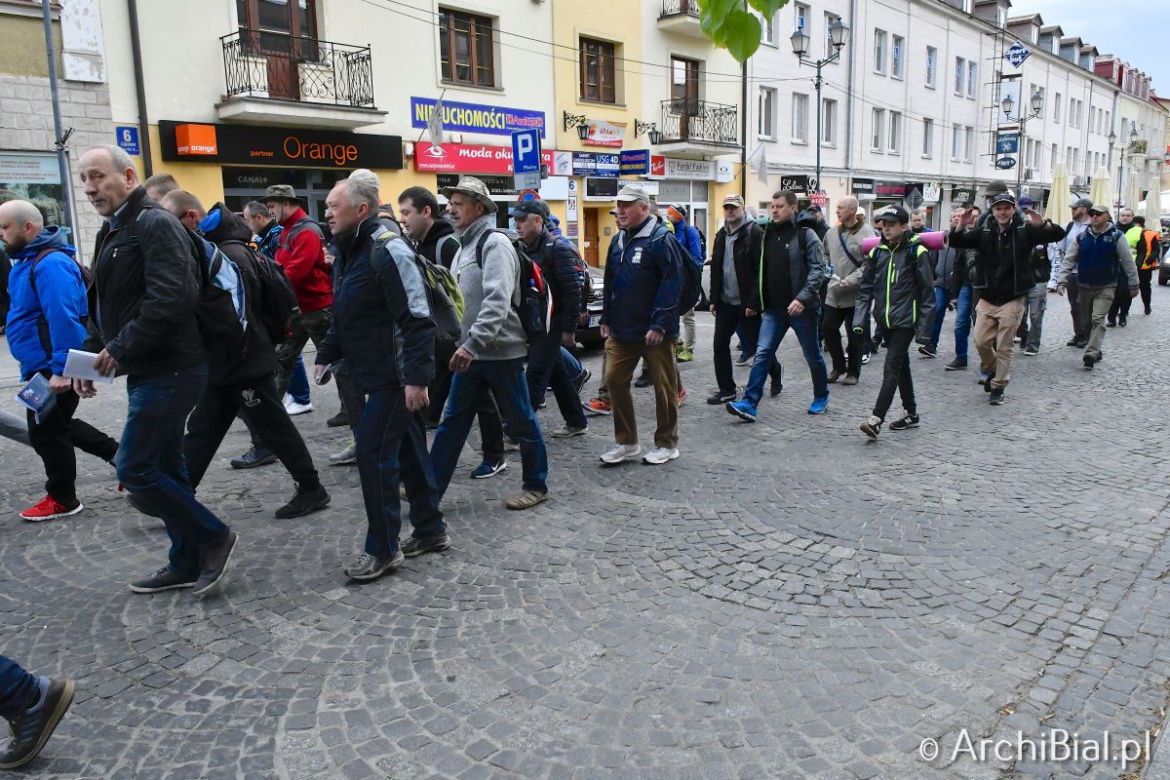 Piesza Pielgrzymka Mężczyzn do Matki Bożej Pocieszenia w Krypnie [ZDJĘCIA]