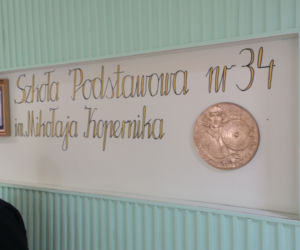 Egzamin ósmoklasisty 2021 w Katowicach. Uczniowie zestresowani! Jak im poszło? [ZDJĘCIA, WIDEO]