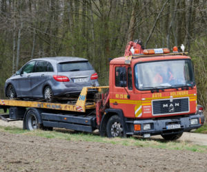 Auto wjechało do Raduni w Juszkowie. 40-letni kierowca nie przeżył