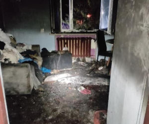 Pożar wybuchł w nocy. Ogień i dym odcięły drogę ucieczki czteroosobowej rodzinie