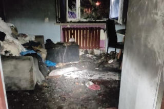 Pożar wybuchł w nocy. Ogień i dym odcięły drogę ucieczki czteroosobowej rodzinie