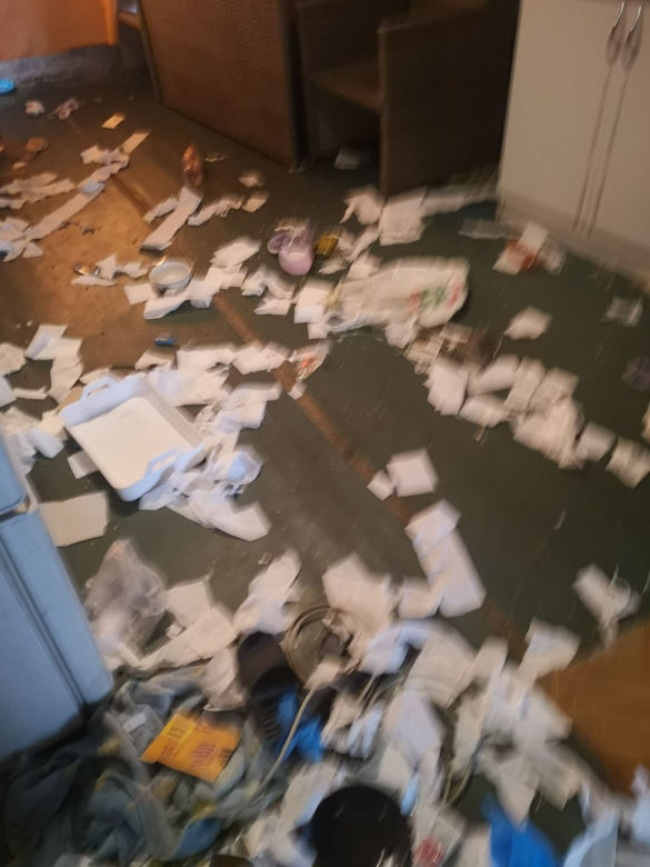 W takim mieszkaniu przebywał sześcioletni chłopiec z Bytomia