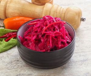 Grozi ci miażdżyca, anemia lub Alzheimer? 5 sałatek z burakiem, które ochronią twój mózg i serce