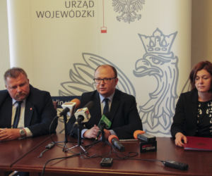 24 miliony złotych wydadzą na naprawę dziur w jezdniach