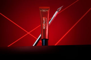 Redukcja worków pod oczami w 15 minut? Ten efekt zapewni Ci hit z drogerii – bez konieczności zabiegu