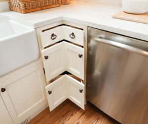 Szafki cargo i systemy narożne – przestrzeń w kuchni!