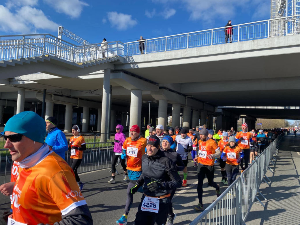 DOZ Maraton Łódź 2025. Biegacze opanowali Łódź
