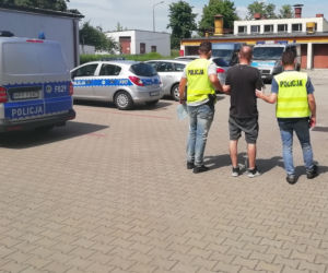 Łódzkie: Poszukiwano go prze kilka dni, ale ON JUŻ NIE ŻYŁ. Policja zatrzymała jego kolegę. Co się stało w Żychlinie?