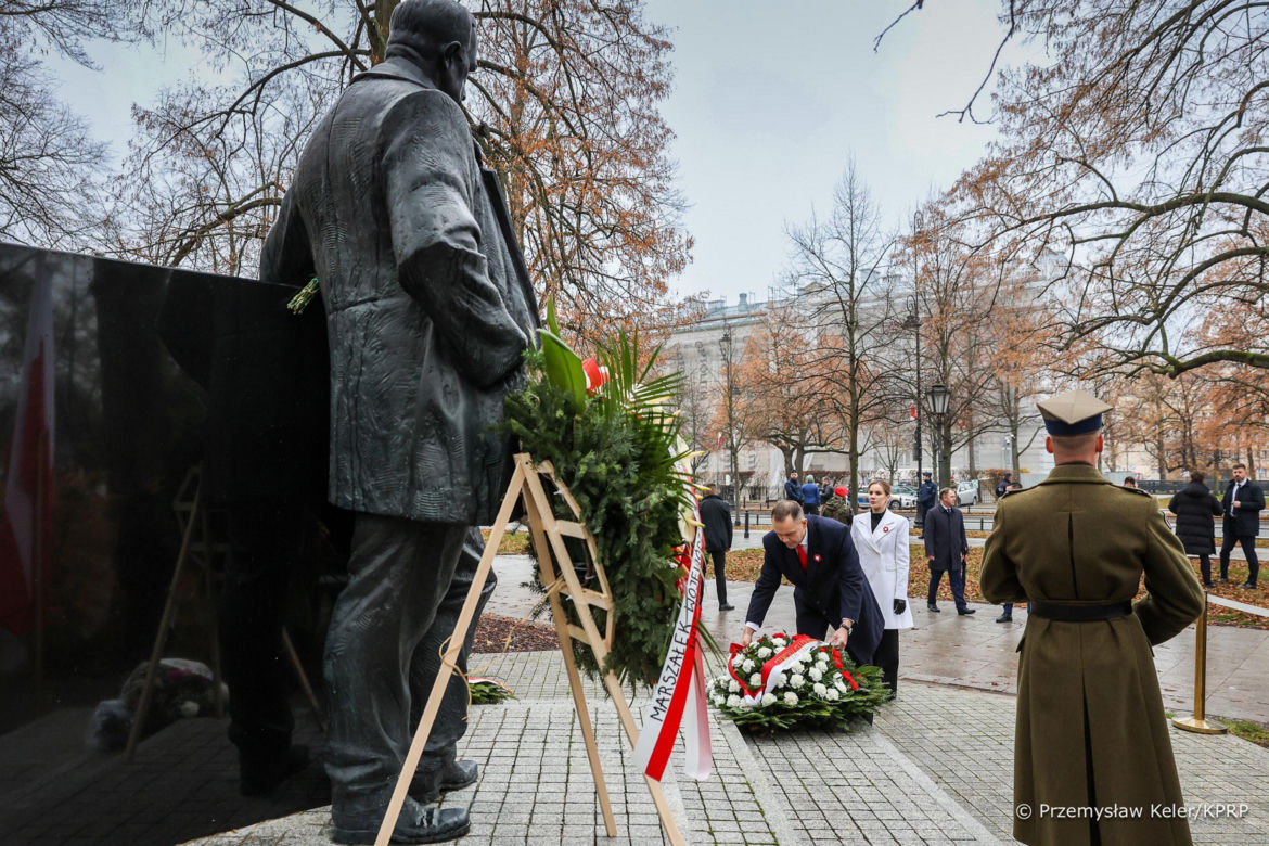 Złożenia wieńców przed pomnikami Ojców Niepodległości: Wincentego Witosa, Ignacego Jana Paderewskiego, Ignacego Daszyńskiego, Romana Dmowskiego, Wojciecha Korfantego i Marszałka Józefa Piłsudskiego.
