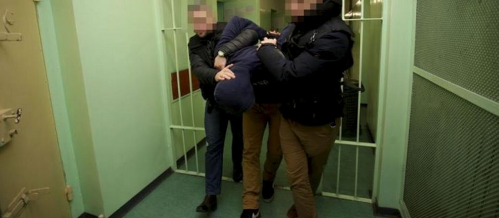 Udusił taksówkarza gołymi rękami, bo nie pozwolił mu zapalić