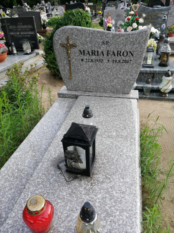 Grób matki Ryszarda Farona