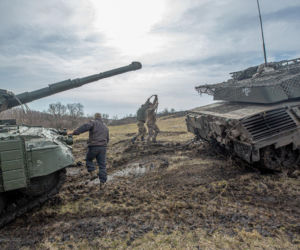 Stare, ale zabójczo skuteczne Leopardy 1. Od krytyki po kluczowe wsparcie