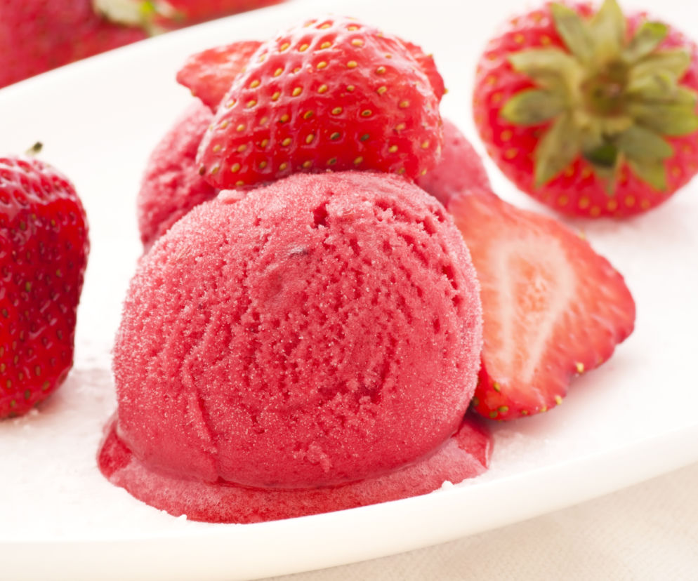 Sorbet truskawkowy ze świeżymi figami i octem balsamicznym