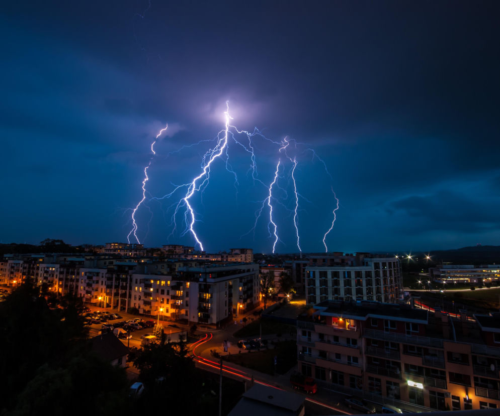 IMGW ostrzega przed burzami. W tych województwach będzie najgorzej