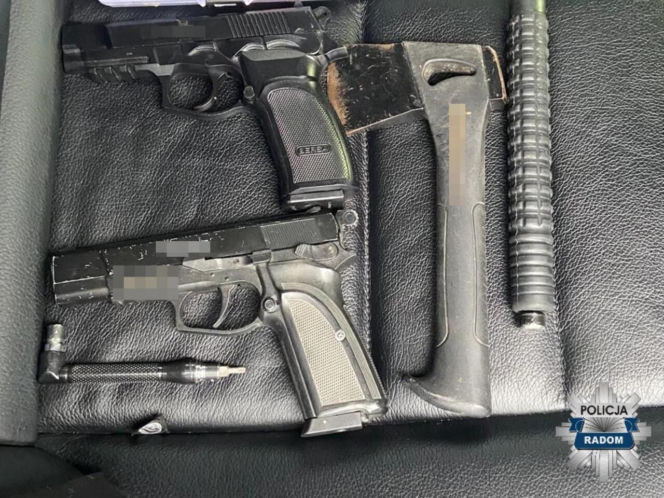 Zaczął do niego strzelać, bo stanął na czerwonym świetle. Szokująca agresja w Radomiu