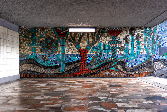 Przejście podziemne przy dawnej kopalni - mozaika z PRL