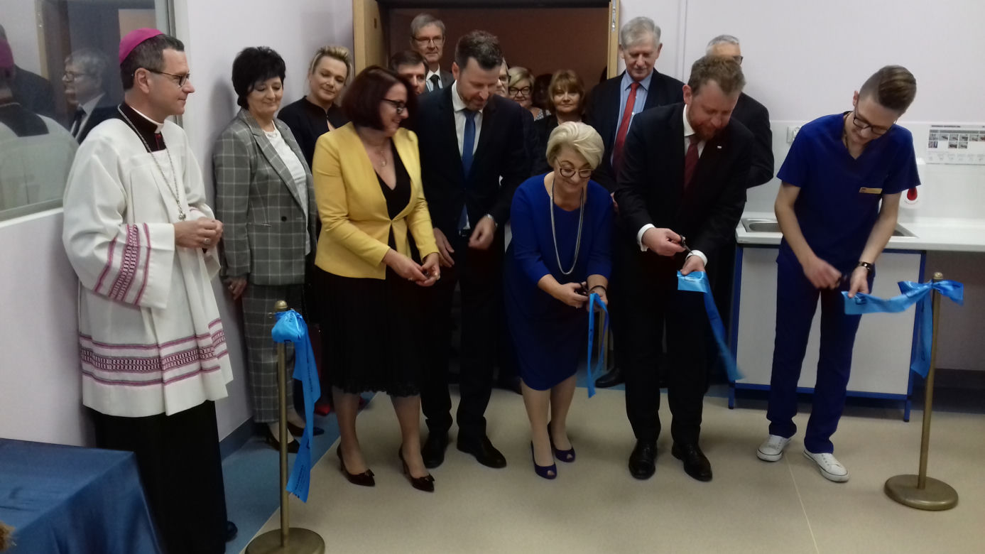 Będą się uczyć pomagania prawdziwym pacjentom na fantomach ludzi