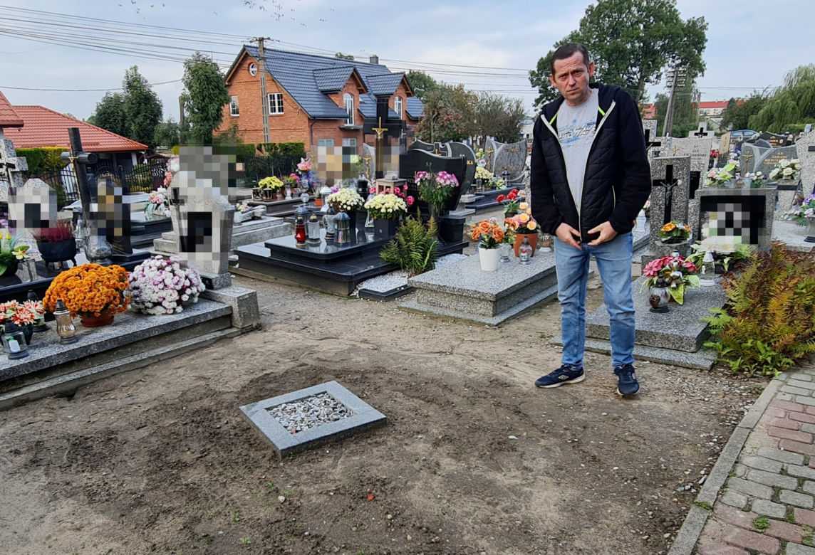 Po wujku i dziadku została jedynie ziemia przysypana kamyczkami